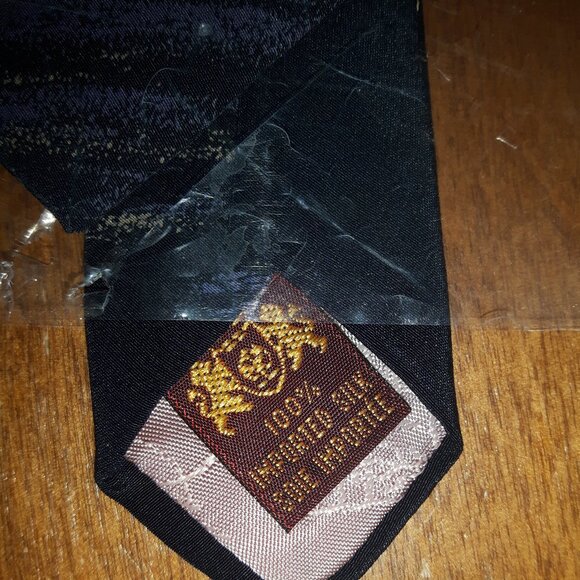 Brand New Set of John Lennon Artwork Ties - Picture 9 of 9